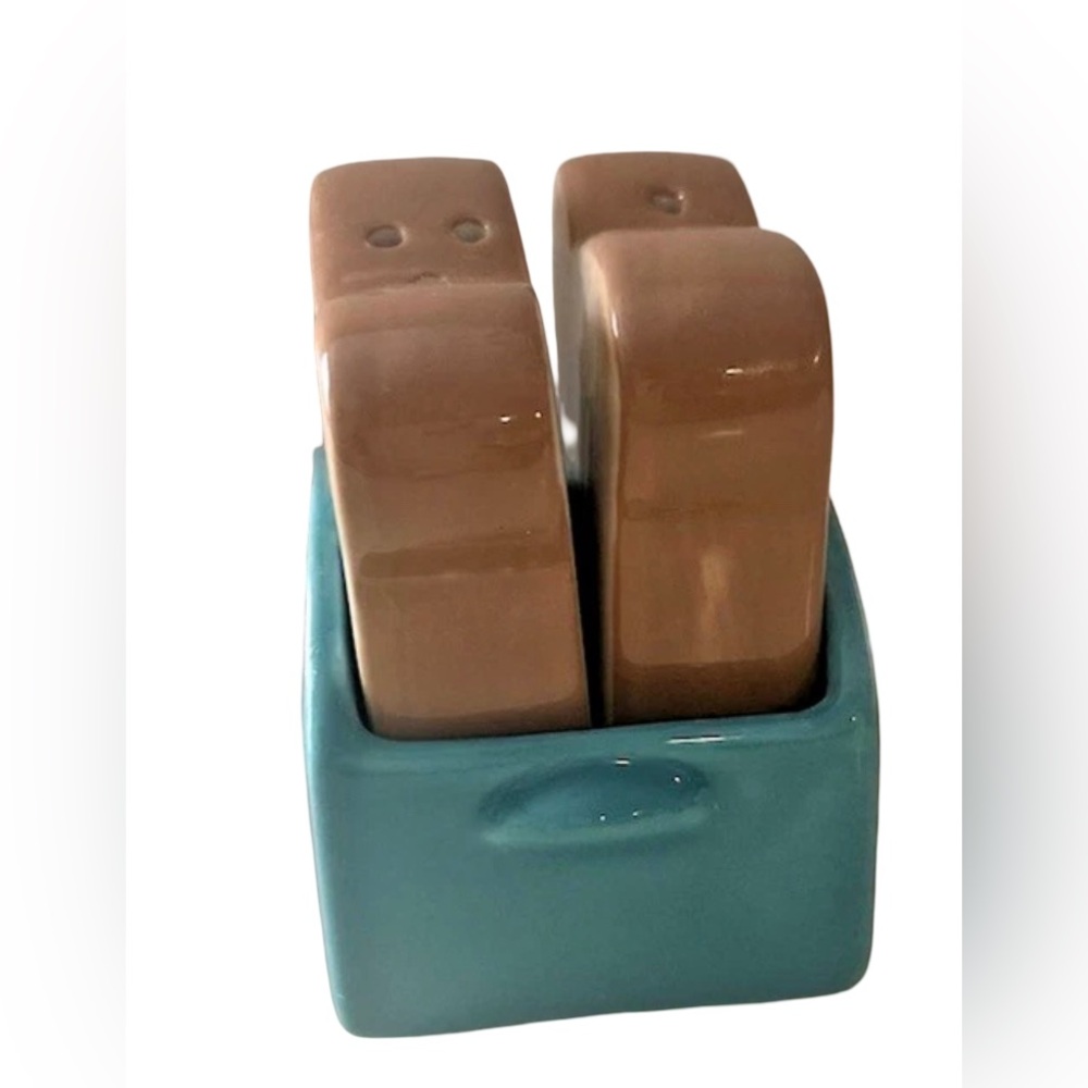 Pioneer Woman Toast Salt and Pepper Shaker Set I Loaf You Butter Believe It - Picture 3 of 6